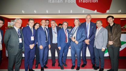 Fabio Cannavaro protagonista a Parigi