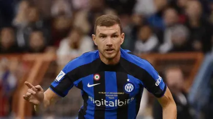Dzeko sale in cattedra