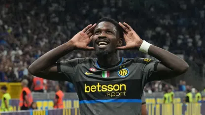 Inter-Udinese 5-3, nerazzurri primi con la Roma