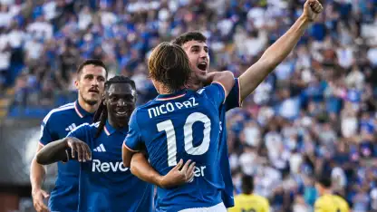 Como-Parma 2-1, Fabregas sale a dieci punti