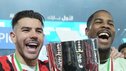 Il Milan alza l’ottava Supercoppa