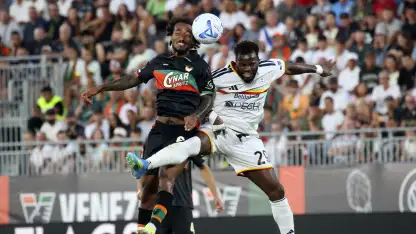 Venezia-Lecce 0-2, parte bene Di Francesco
