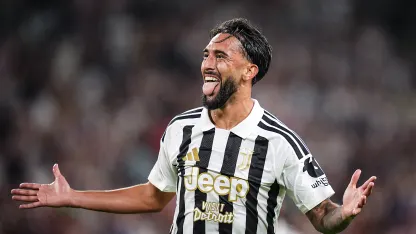Juventus-Parma 2-0, bianconeri a punteggio pieno senza subire gol