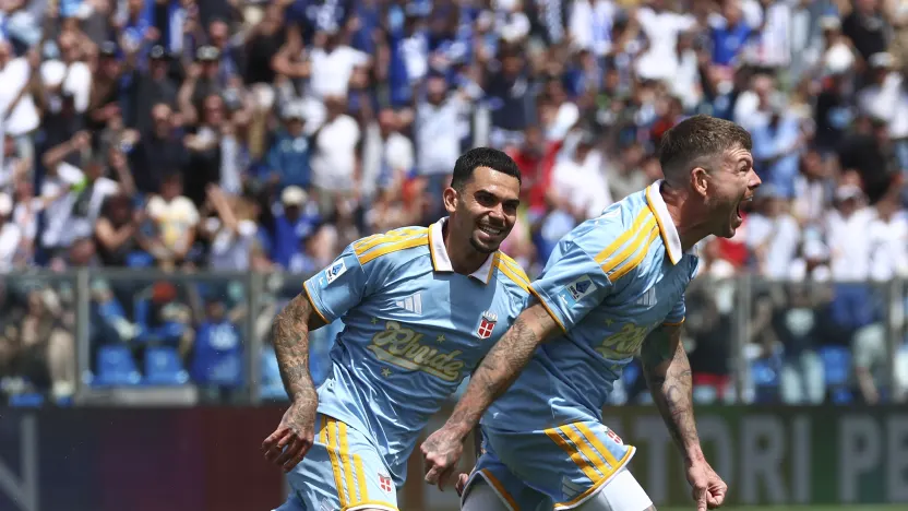 Como 1907 v Parma Calcio 1913 - Serie A