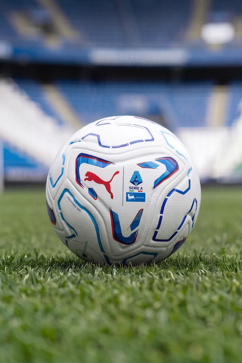 Il nuovo pallone STELLAR NITRO™ ULTIMATE Serie A Enilive 2026/2027