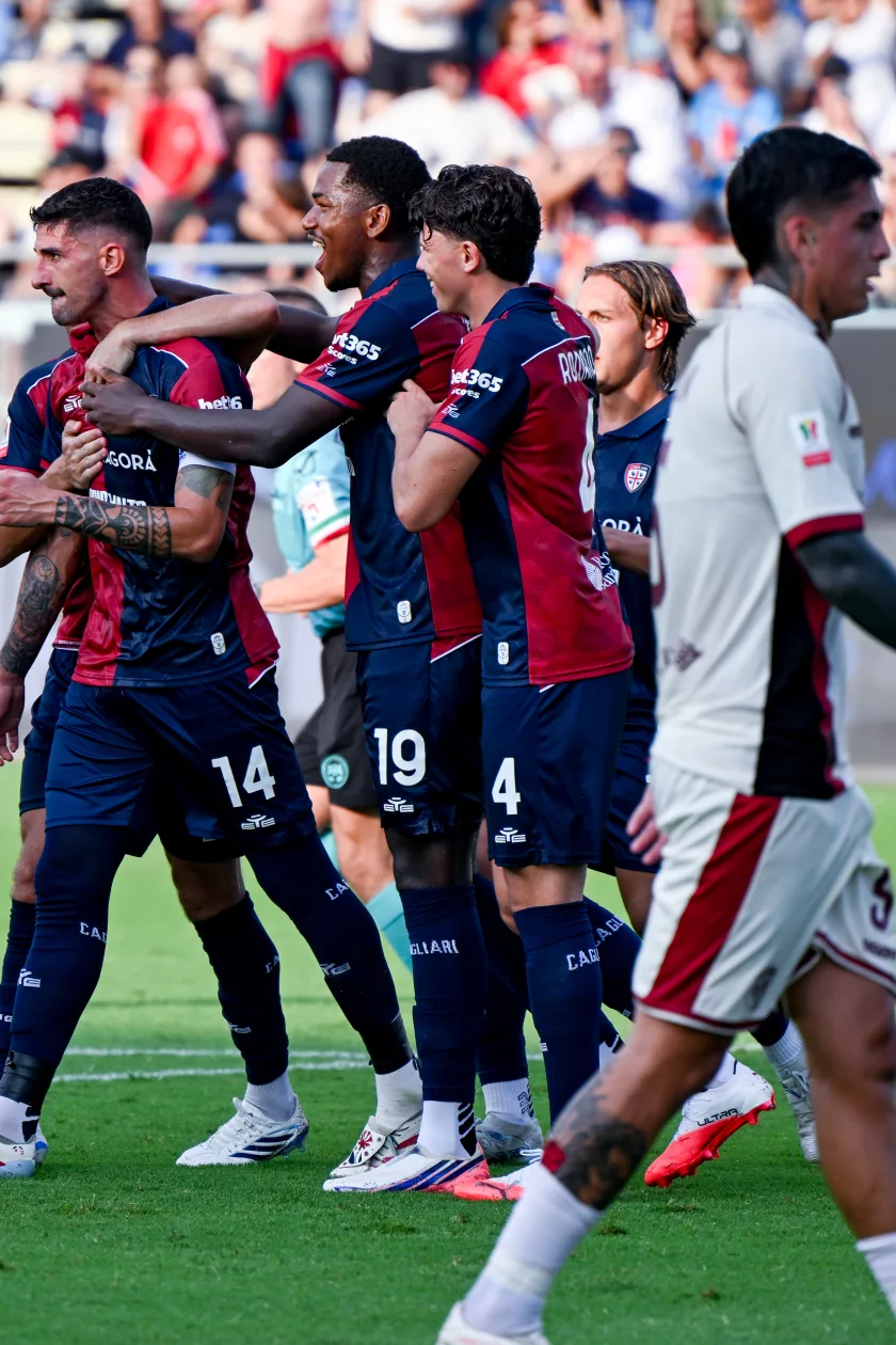 Parma, Cagliari, Monza e Fiorentina volano ai sedicesimi