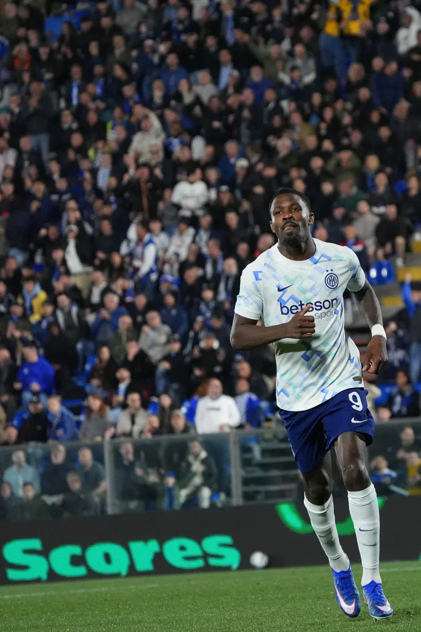 Como-Inter 3-4, i nerazzurri volano a +9 sul Napoli