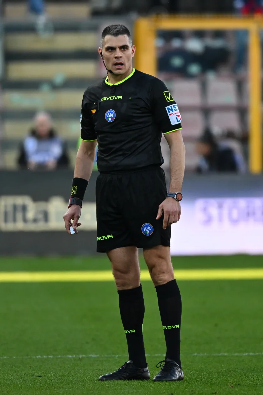 The referees for the 27th round