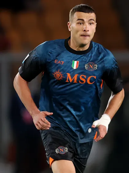 Napoli col Como per rimanere davanti