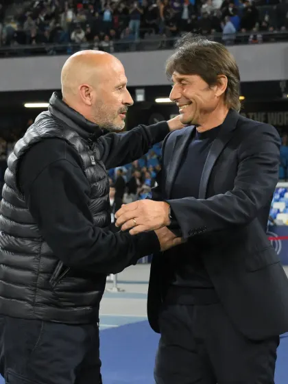 Napoli-Bologna 2-3, decide una rovesciata di Rowe