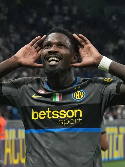 Inter-Udinese 5-3, nerazzurri primi con la Roma