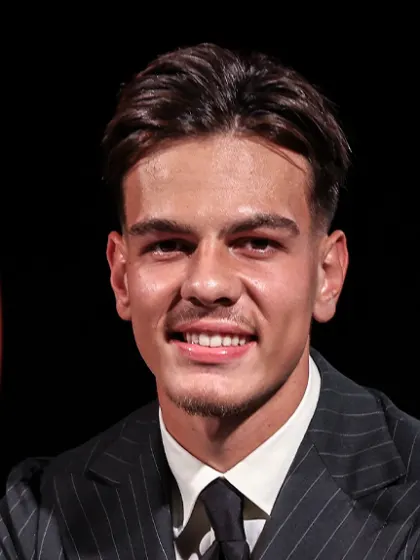 Jashari Joins Milan: Vision and Midfield Future