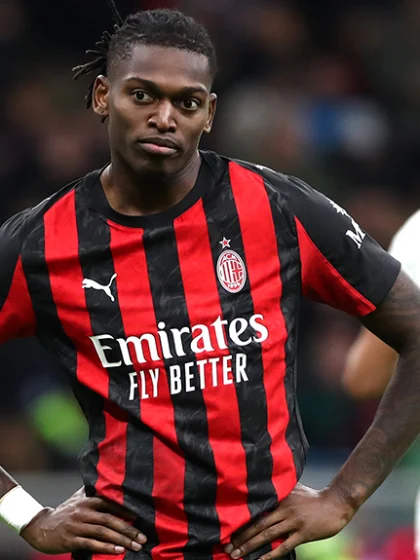 MILAN FERMATO SUL PARI DAL PISA