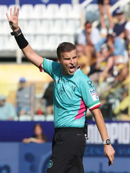 The referees for the 9th round