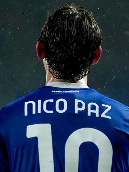 Como face Cagliari to stay near the top