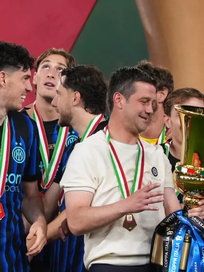 La conferenza stampa di Mister Chivu