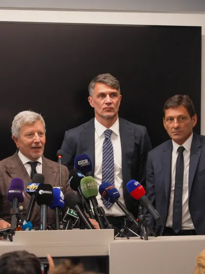 Il Presidente della FIGC Malagò, il DT Maldini e l'advisor Leonardo nella sede della Lega Calcio Serie A