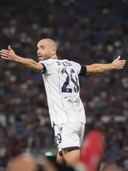 De Silvestri to remain at Bologna until 2027