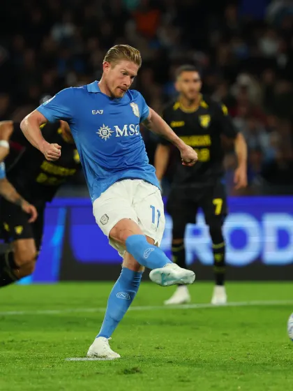 Napoli-Frosinone 3-0, doppietta per De Bruyne